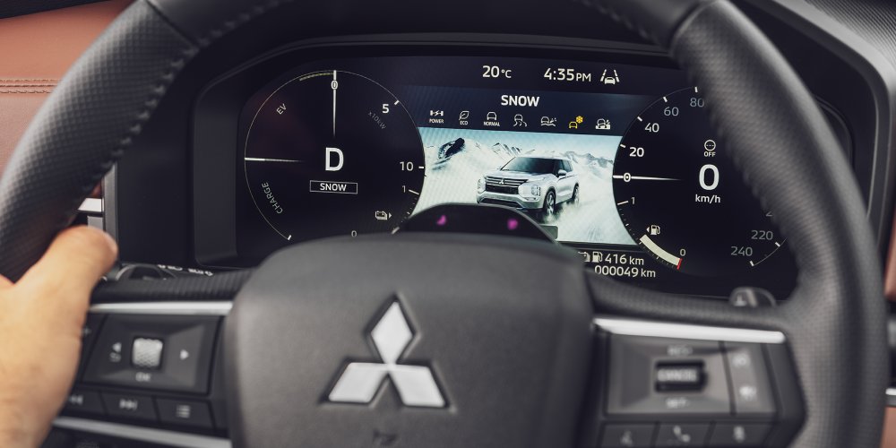Nové Mitsubishi OUTLANDER PHEV - jazdný režim sneh