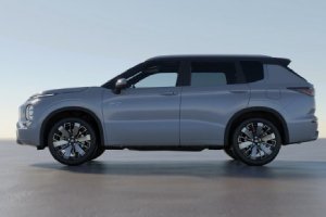 Nové Mitsubishi OUTLANDER PHEV - pozdĺžne rozdelenie krútiaceho momentu