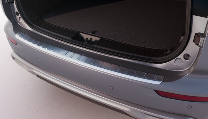 Nové Mitsubishi OUTLANDER PHEV - ochranná lišta zadného nárazníka